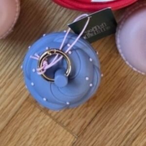 NWT Wikd Fable Cupcake Jewelry Case